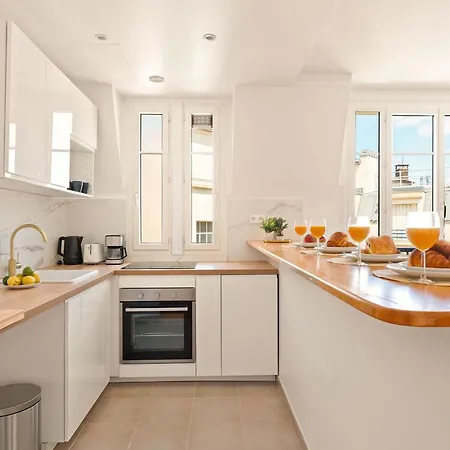 Bnbnova - Eiffel Tower & Champ De Mars - Sleeps 4