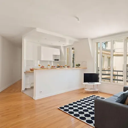 Appartement Bnbnova - Eiffel Tower & Champ De Mars - Sleeps 4 Paris