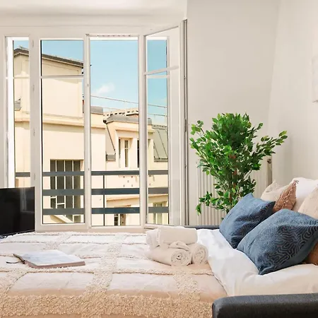 Bnbnova - Eiffel Tower & Champ De Mars - Sleeps 4 *